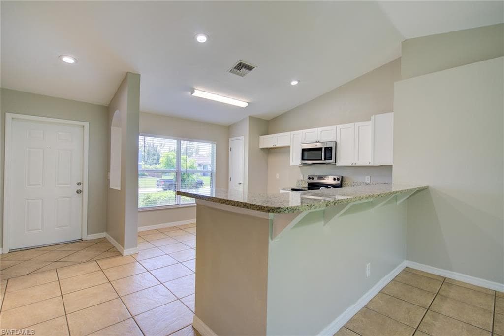 1142 27th Pl, Cape Coral, FL 33993-10