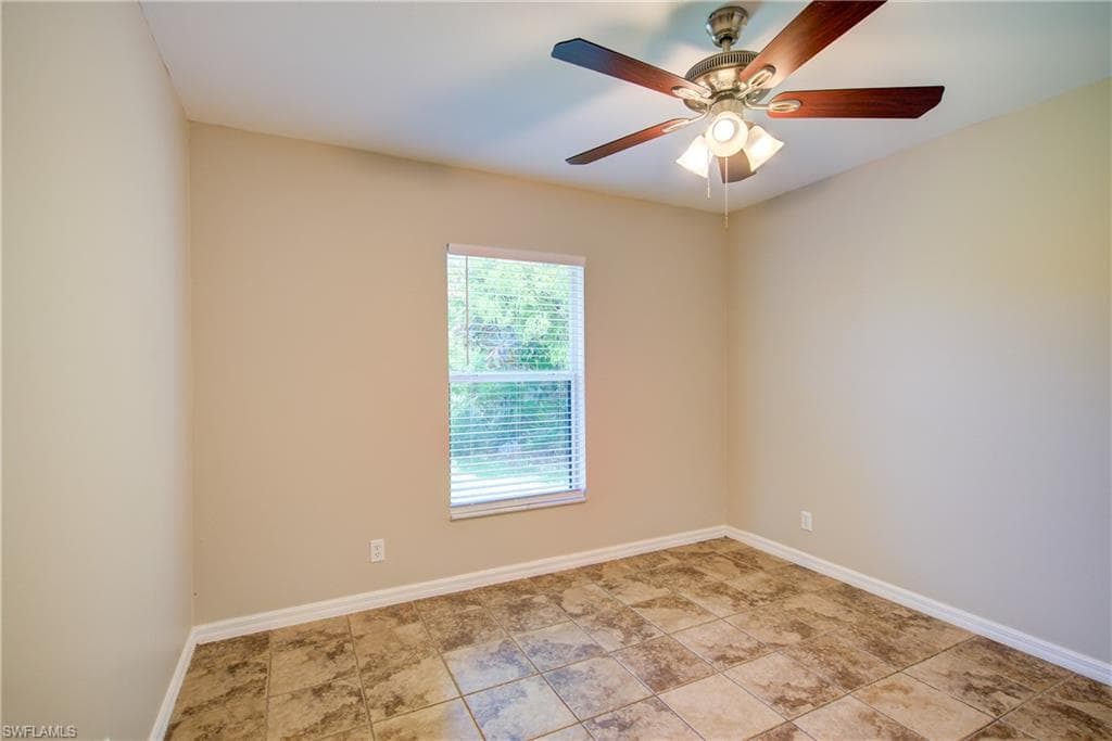 1142 27th Pl, Cape Coral, FL 33993-16