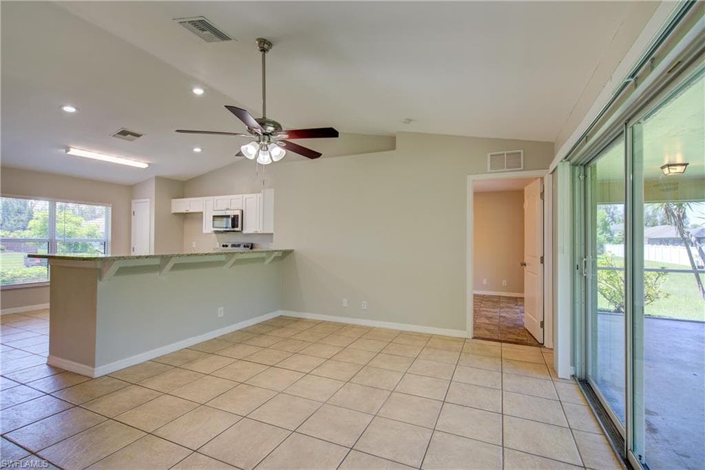 1142 27th Pl, Cape Coral, FL 33993-7