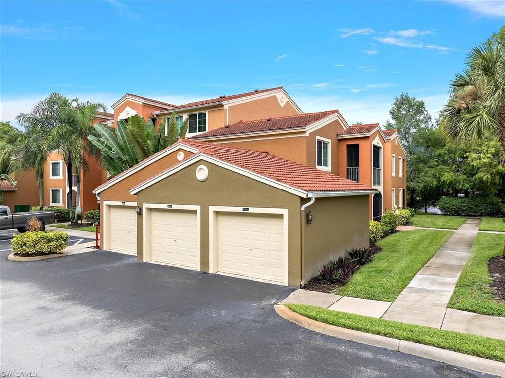 1170 Reserve Way 107, Naples, FL 34105-31