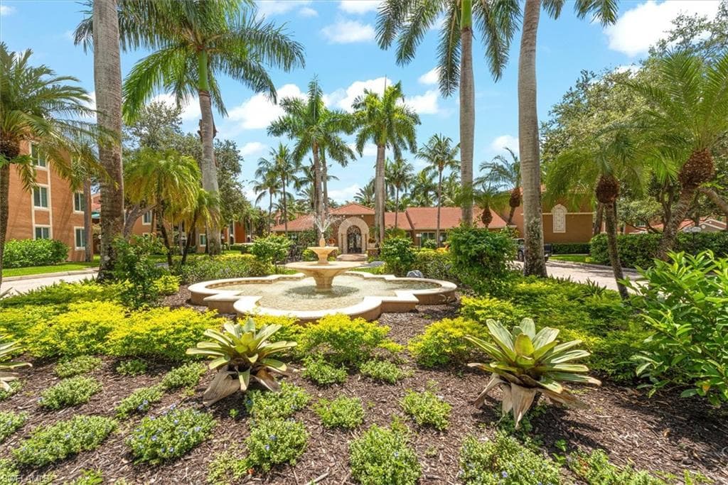 1170 Reserve Way 107, Naples, FL 34105-32