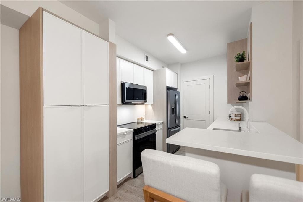 1170 Reserve Way 107, Naples, FL 34105-5
