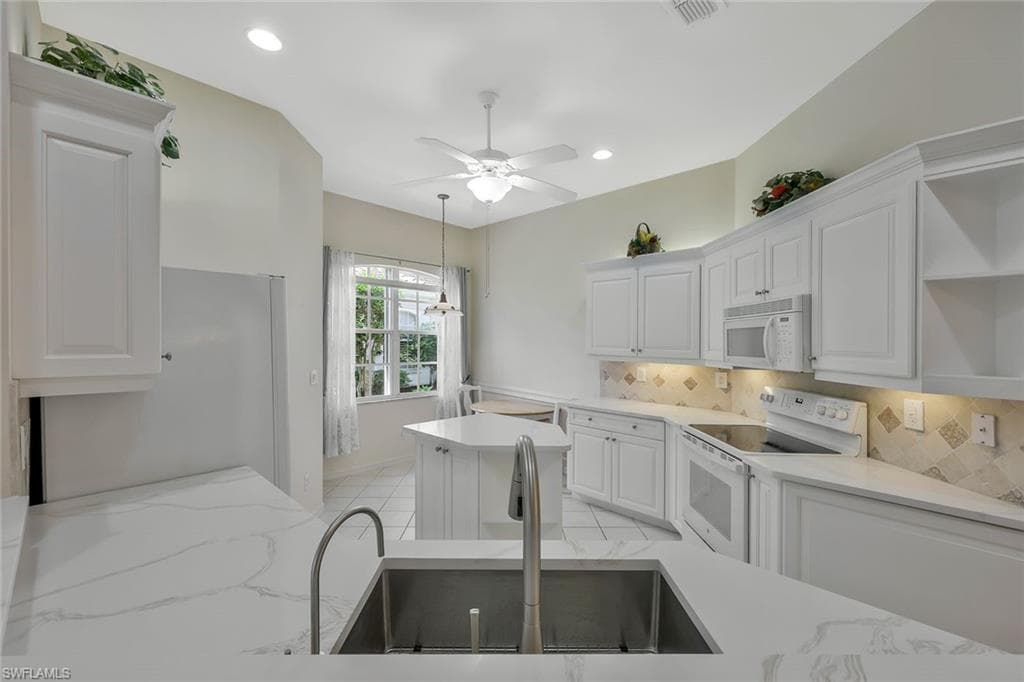 12695 Fox Ridge Dr, Bonita Springs, FL 34135-10
