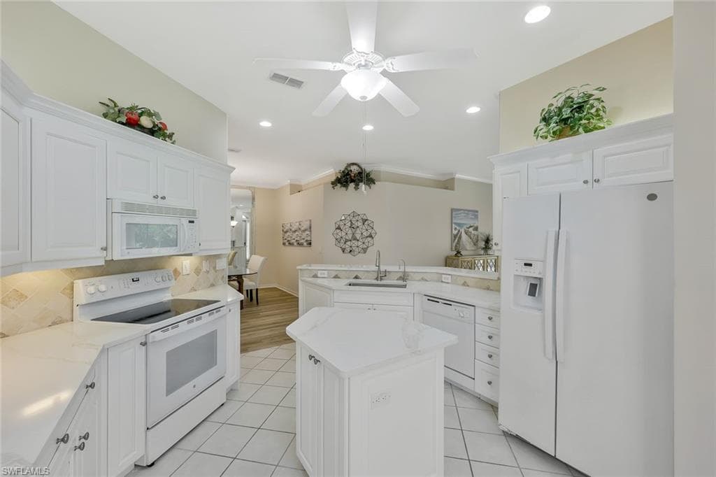 12695 Fox Ridge Dr, Bonita Springs, FL 34135-12