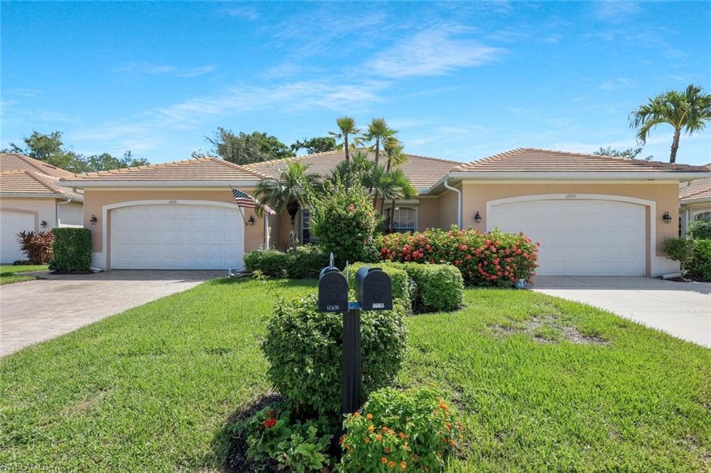 12695 Fox Ridge Dr, Bonita Springs, FL 34135-2