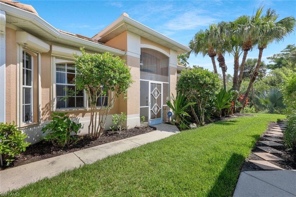 12695 Fox Ridge Dr, Bonita Springs, FL 34135-4