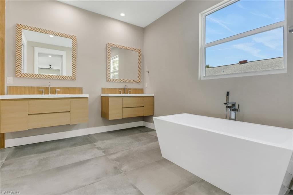 1415 13th Ave N, Naples, FL 34102-10