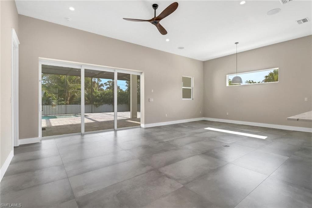 1415 13th Ave N, Naples, FL 34102-4