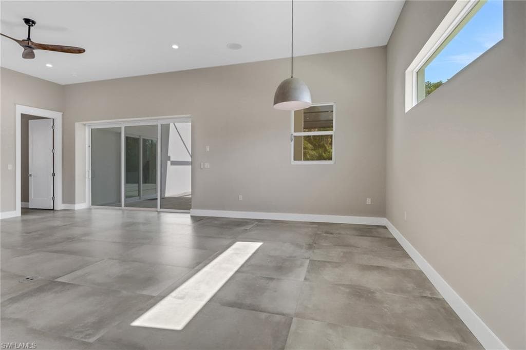 1415 13th Ave N, Naples, FL 34102-6