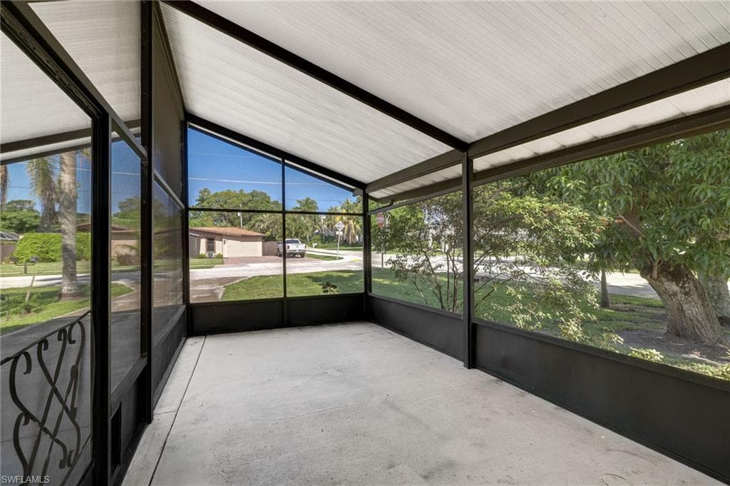 27601 Pullen Ave, Bonita Springs, FL 34135-26
