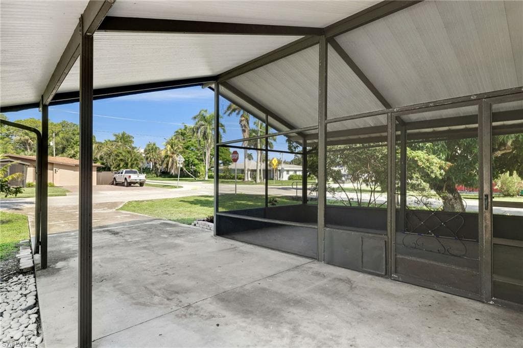 27601 Pullen Ave, Bonita Springs, FL 34135-27