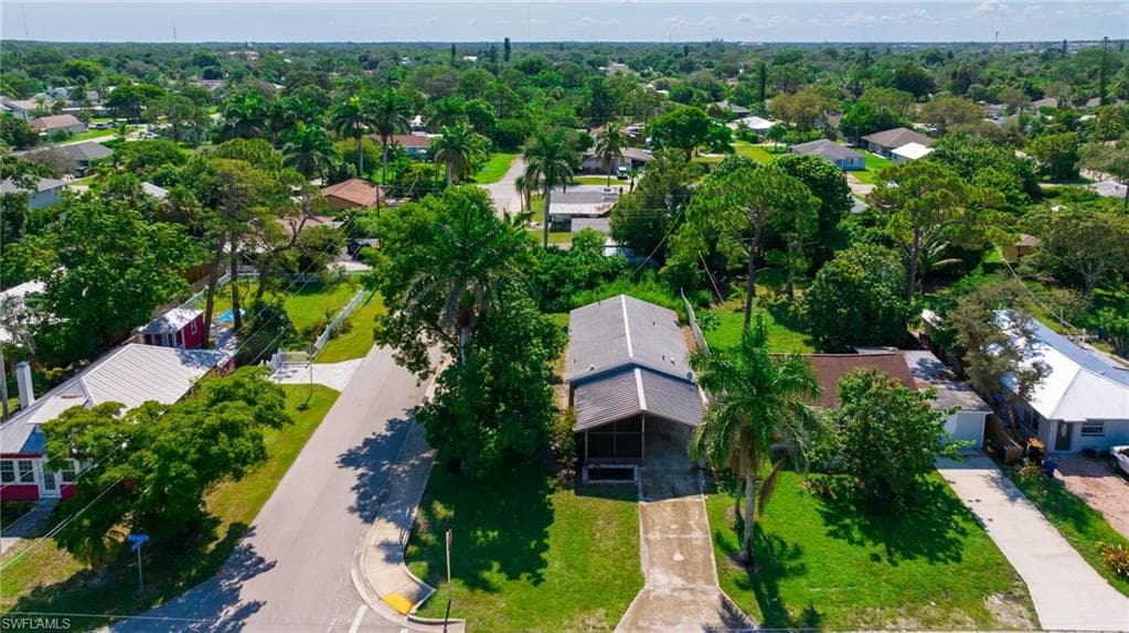 27601 Pullen Ave, Bonita Springs, FL 34135-34