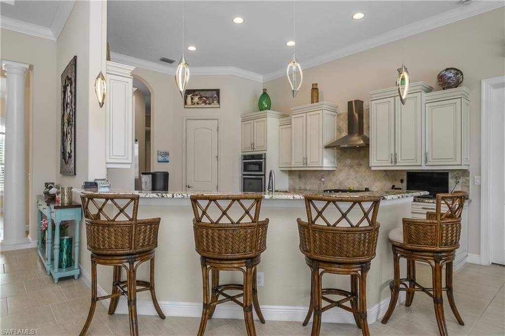 10534 Espanola Dr, Bonita Springs, FL 34135-8