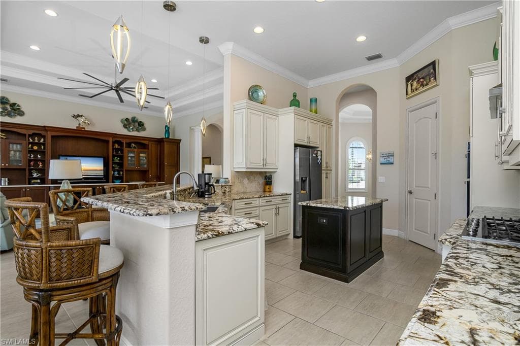 10534 Espanola Dr, Bonita Springs, FL 34135-9