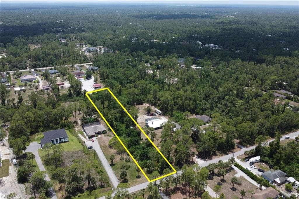 2070 20th Ave NE, Naples, FL 34120-9