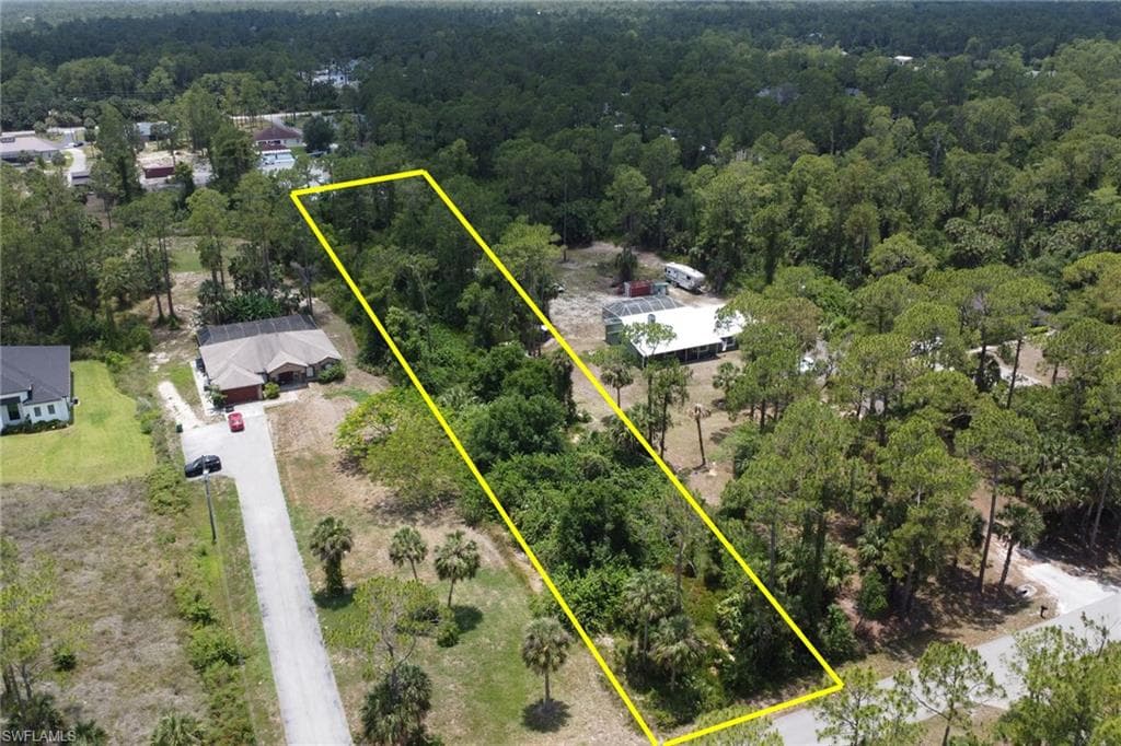 2070 20th Ave NE, Naples, FL 34120-2