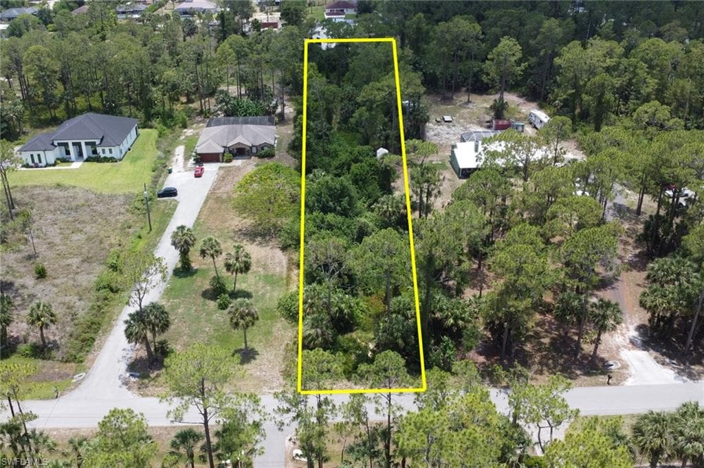 2070 20th Ave NE, Naples, FL 34120-3