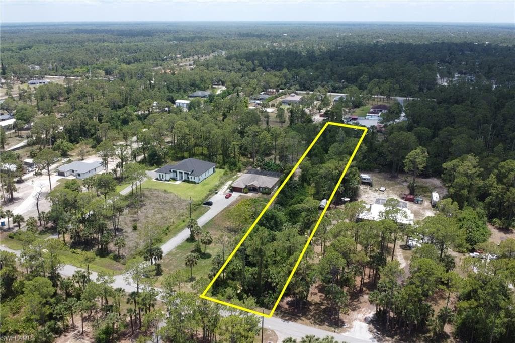 2070 20th Ave NE, Naples, FL 34120-5