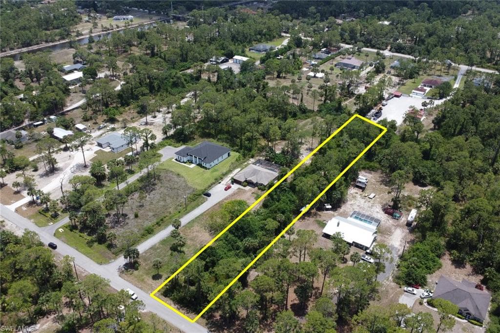 2070 20th Ave NE, Naples, FL 34120-6