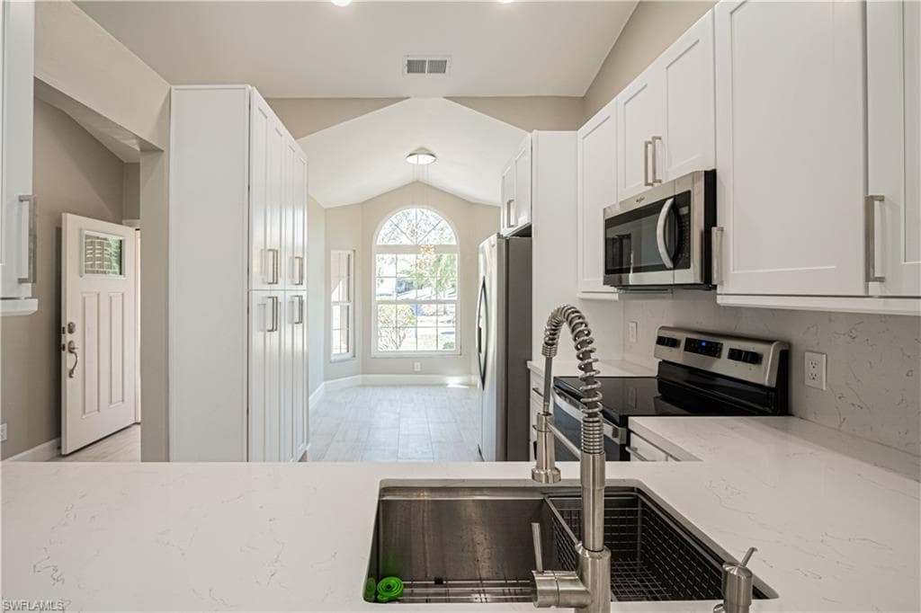 16404 Kelly Woods Dr, Fort Myers, FL 33908-23