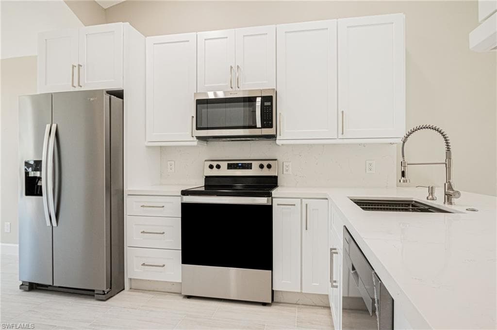 16404 Kelly Woods Dr, Fort Myers, FL 33908-25