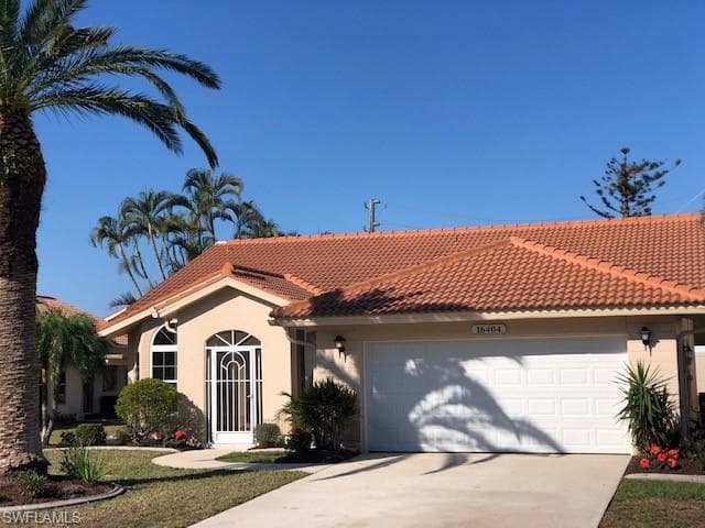 16404 Kelly Woods Dr, Fort Myers, FL 33908-3