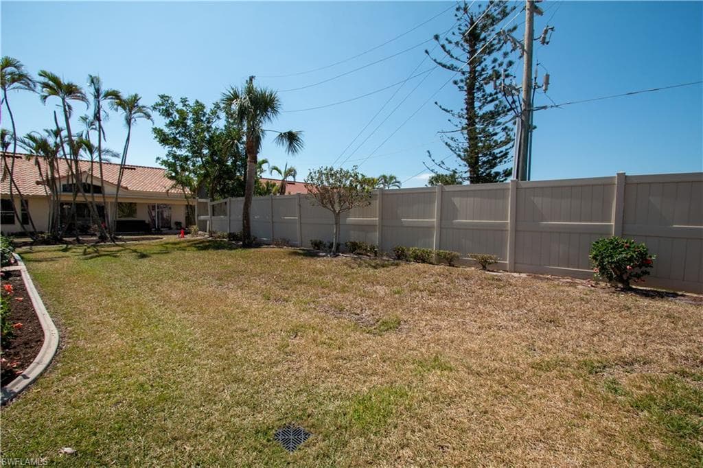 16404 Kelly Woods Dr, Fort Myers, FL 33908-7