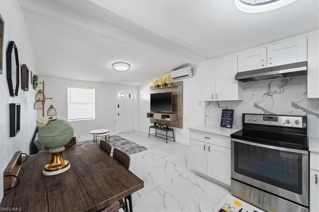 3064 Connecticut Ave, Naples, FL 34112-12