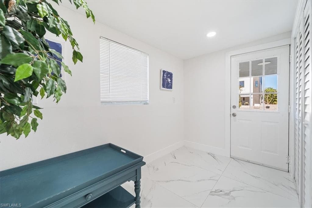3064 Connecticut Ave, Naples, FL 34112-21
