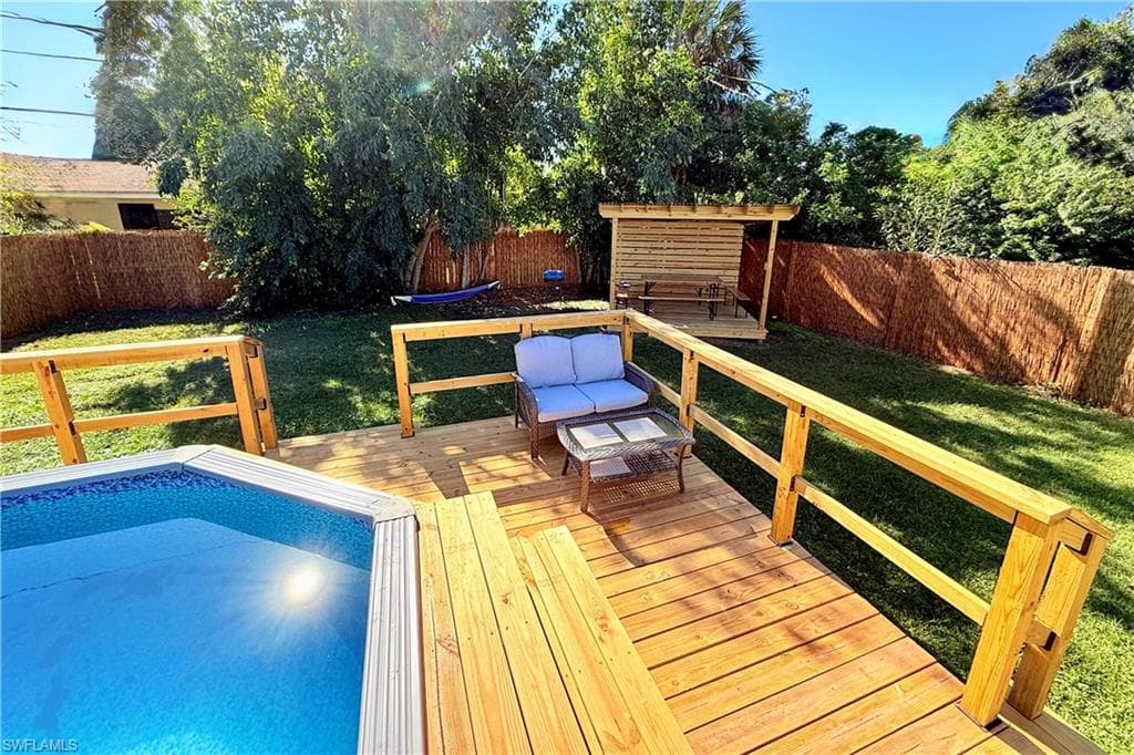 3064 Connecticut Ave, Naples, FL 34112-4