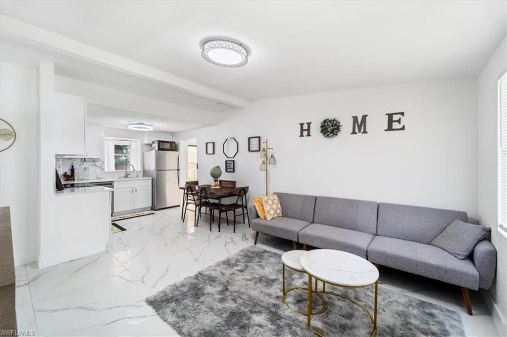 3064 Connecticut Ave, Naples, FL 34112-7