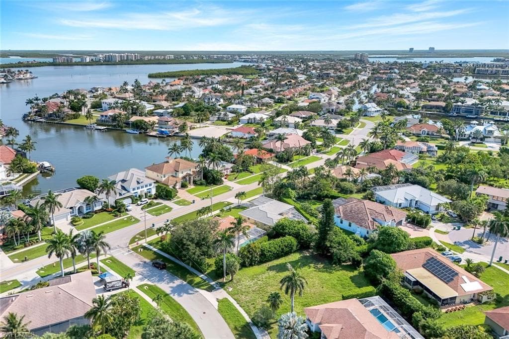 661 Lewis Ct, Marco Island, FL 34145-4