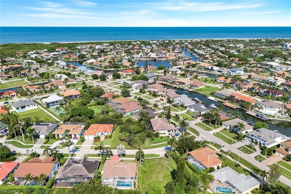 661 Lewis Ct, Marco Island, FL 34145-5