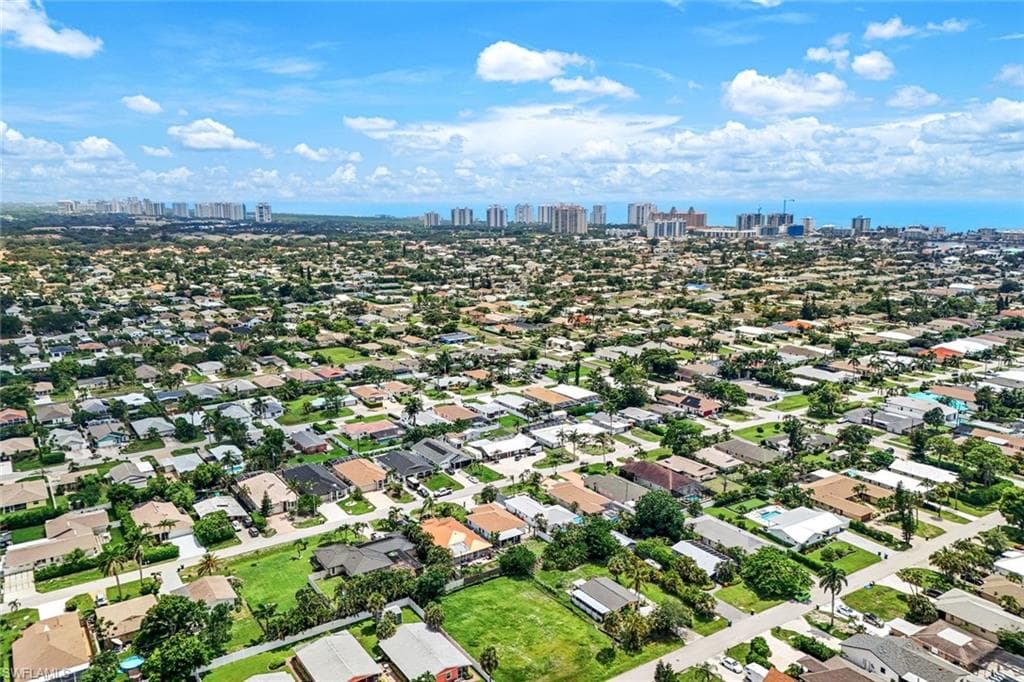740 102nd Ave N, Naples, FL 34108-8