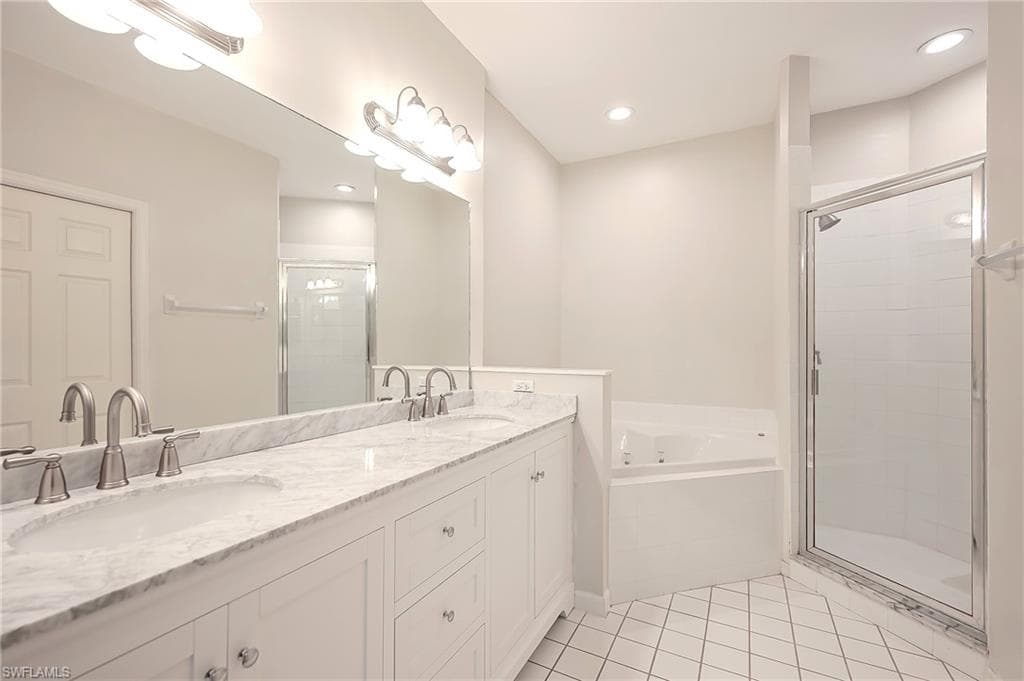 635 Lalique Cir 1303, Naples, FL 34119-15