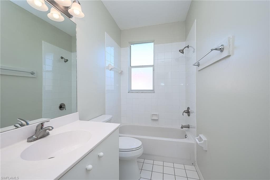 635 Lalique Cir 1303, Naples, FL 34119-17