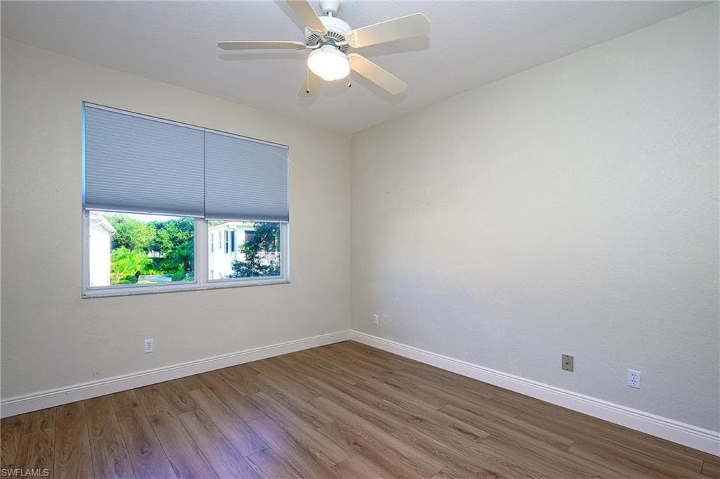 635 Lalique Cir 1303, Naples, FL 34119-18
