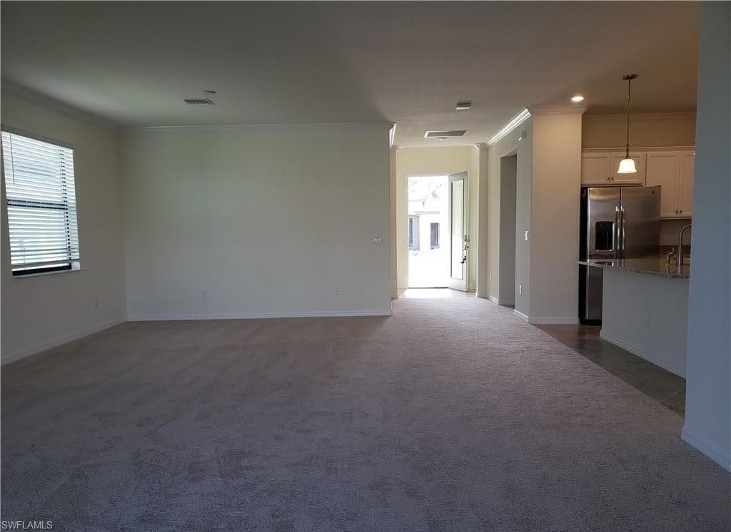 9238 Shadow Oak Ln, Naples, FL 34120-4