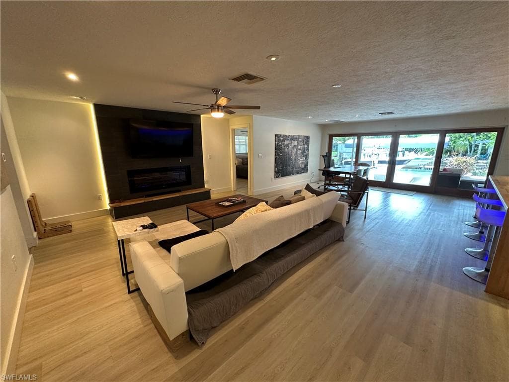 1010 Edgemere Dr, Fort Myers, FL 33919-9