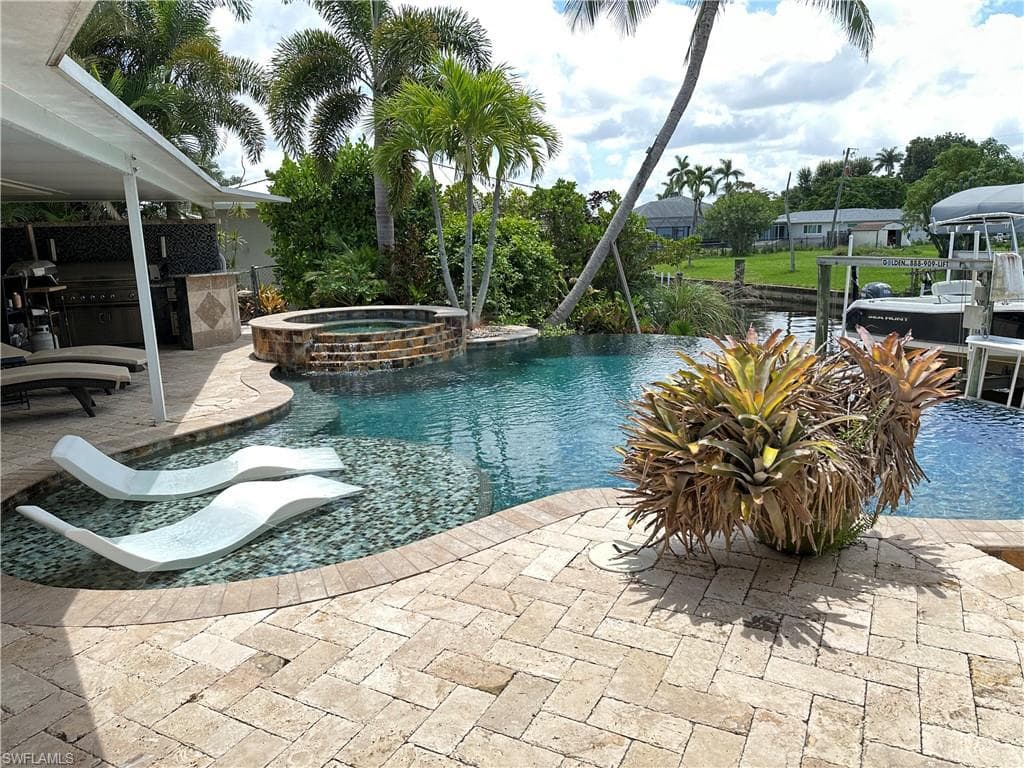 1010 Edgemere Dr, Fort Myers, FL 33919-13