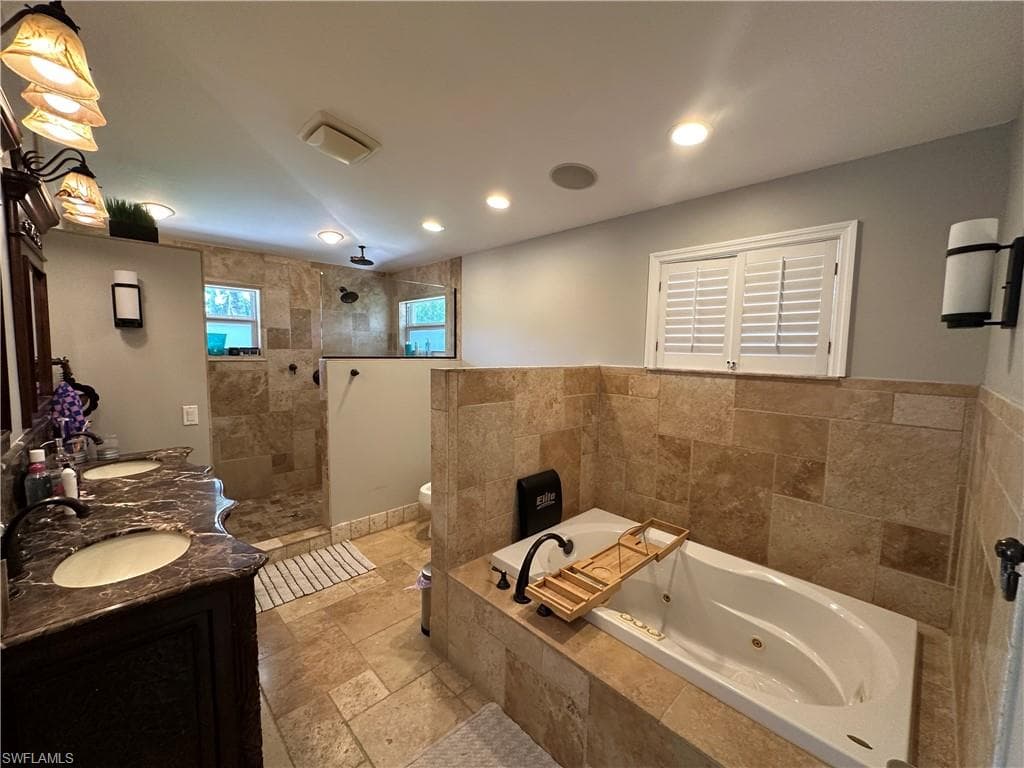 1010 Edgemere Dr, Fort Myers, FL 33919-14
