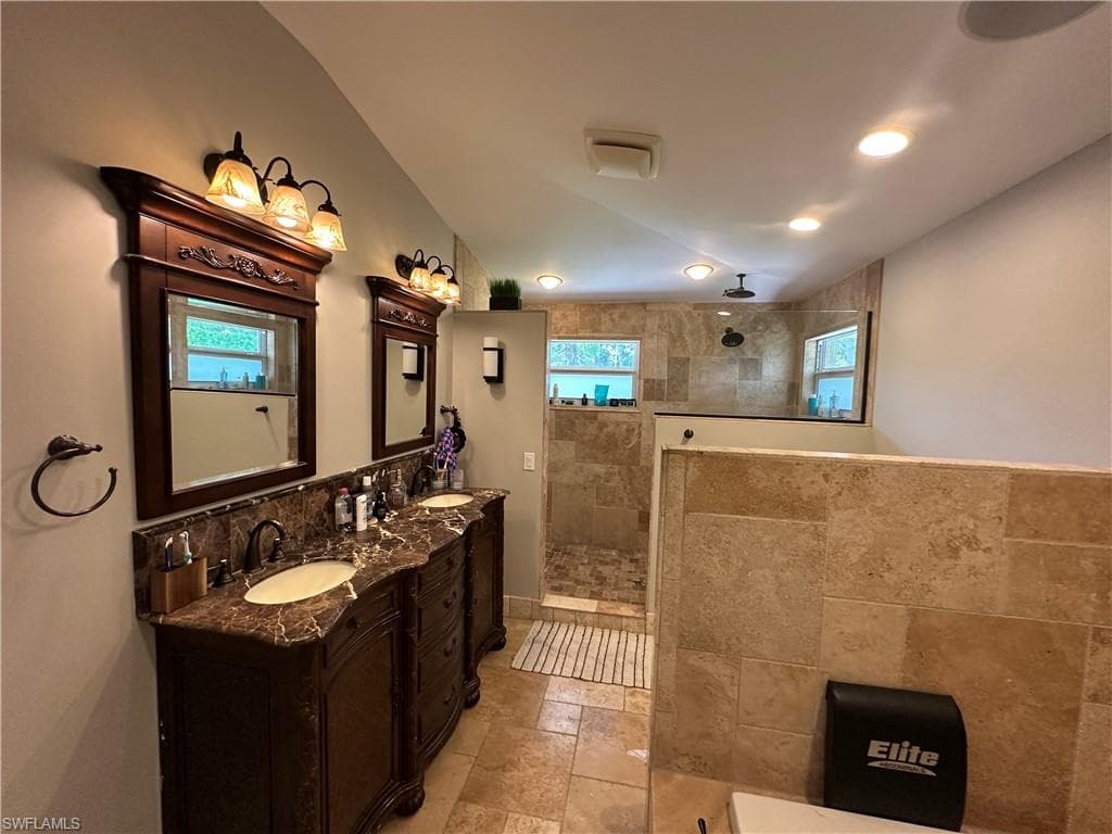 1010 Edgemere Dr, Fort Myers, FL 33919-15