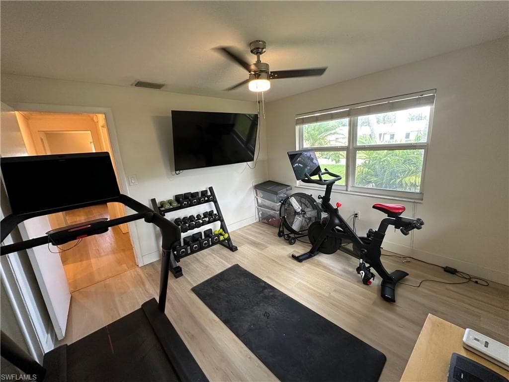 1010 Edgemere Dr, Fort Myers, FL 33919-20