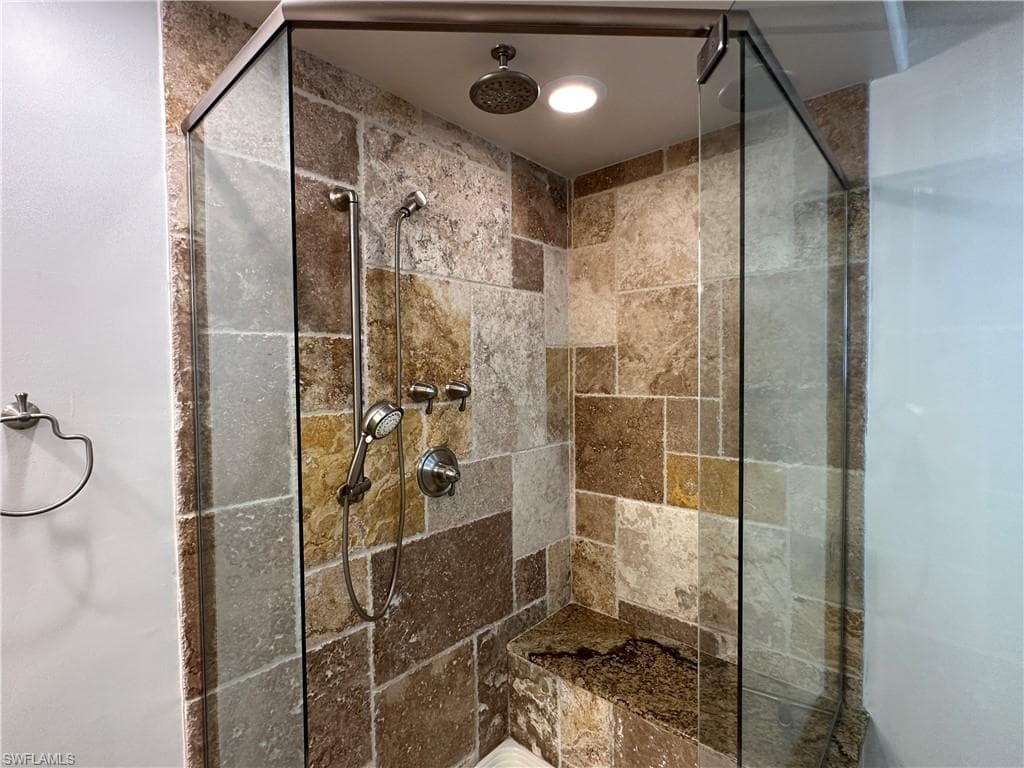 1010 Edgemere Dr, Fort Myers, FL 33919-24