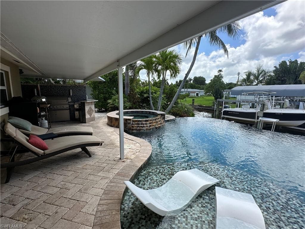 1010 Edgemere Dr, Fort Myers, FL 33919-26