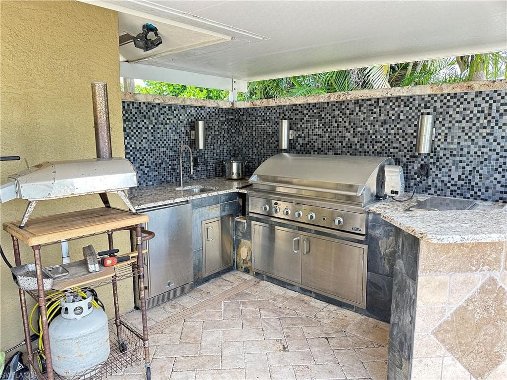 1010 Edgemere Dr, Fort Myers, FL 33919-27