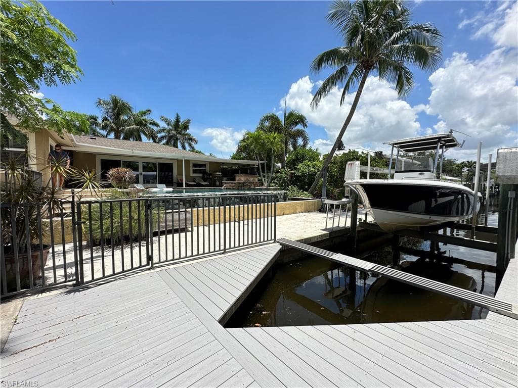 1010 Edgemere Dr, Fort Myers, FL 33919-29