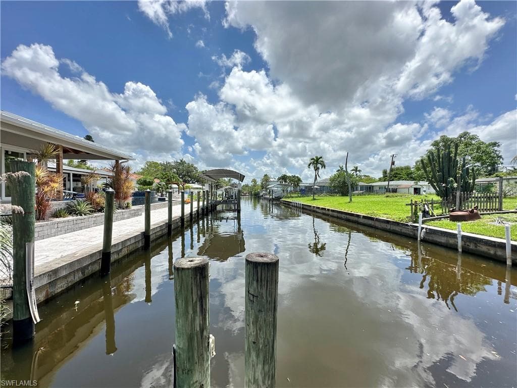 1010 Edgemere Dr, Fort Myers, FL 33919-30