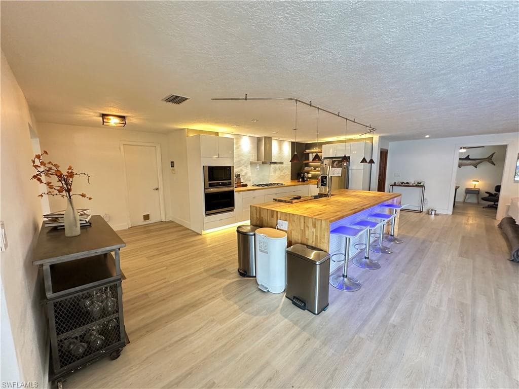 1010 Edgemere Dr, Fort Myers, FL 33919-8