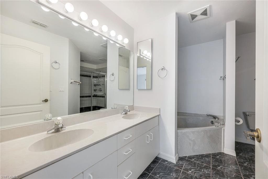 1036 Mainsail Dr 722, Naples, FL 34114-17
